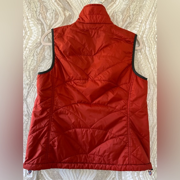 LL BEAN womens M Primaloft Quilted VEST Logo OUTDOOR layering Rust Zip Pockets - Picture 4 of 7